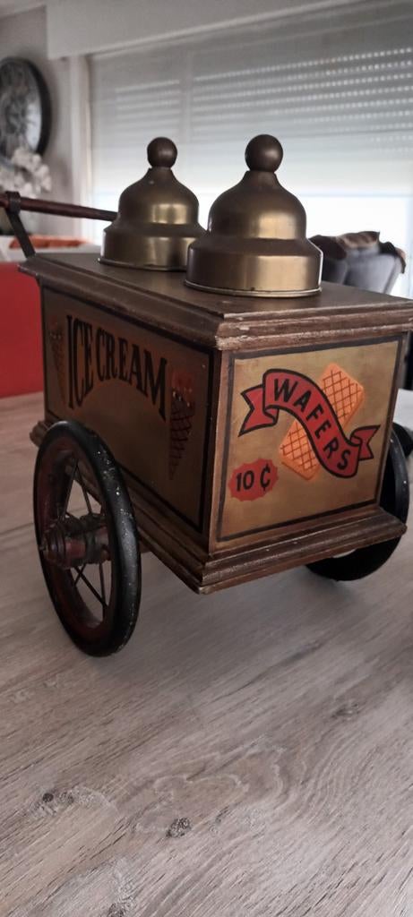 Ijskar in hout vintage, Enlèvement