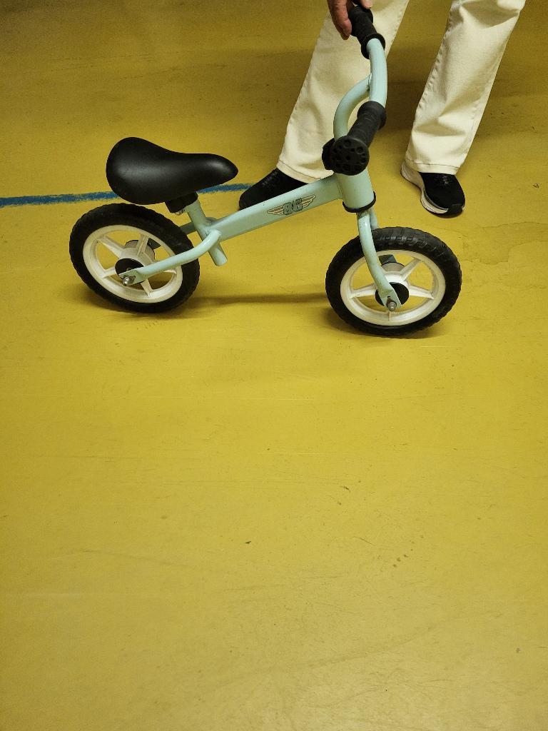 loopfietsje en zwembadje, Kinderen en Baby's, Speelgoed | Buiten | Voertuigen en Loopfietsen, Ophalen, Gebruikt