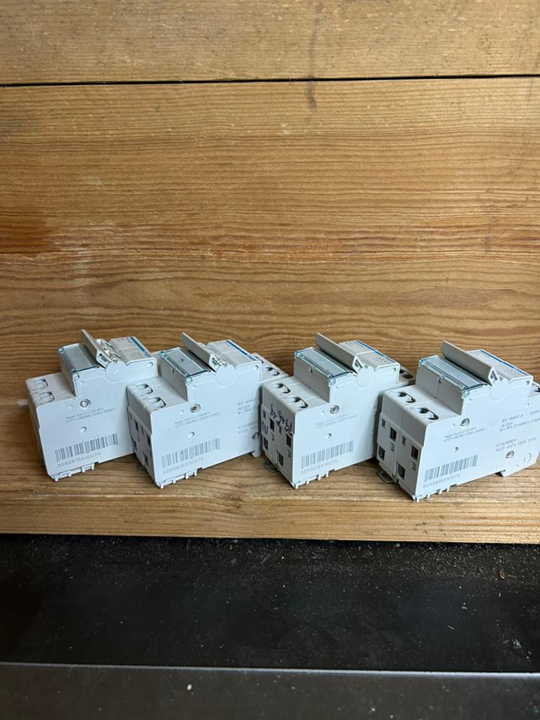 Fusible automatique 4 pôles, Bricolage & Construction, Enlèvement ou Envoi, Comme neuf, Autres types
