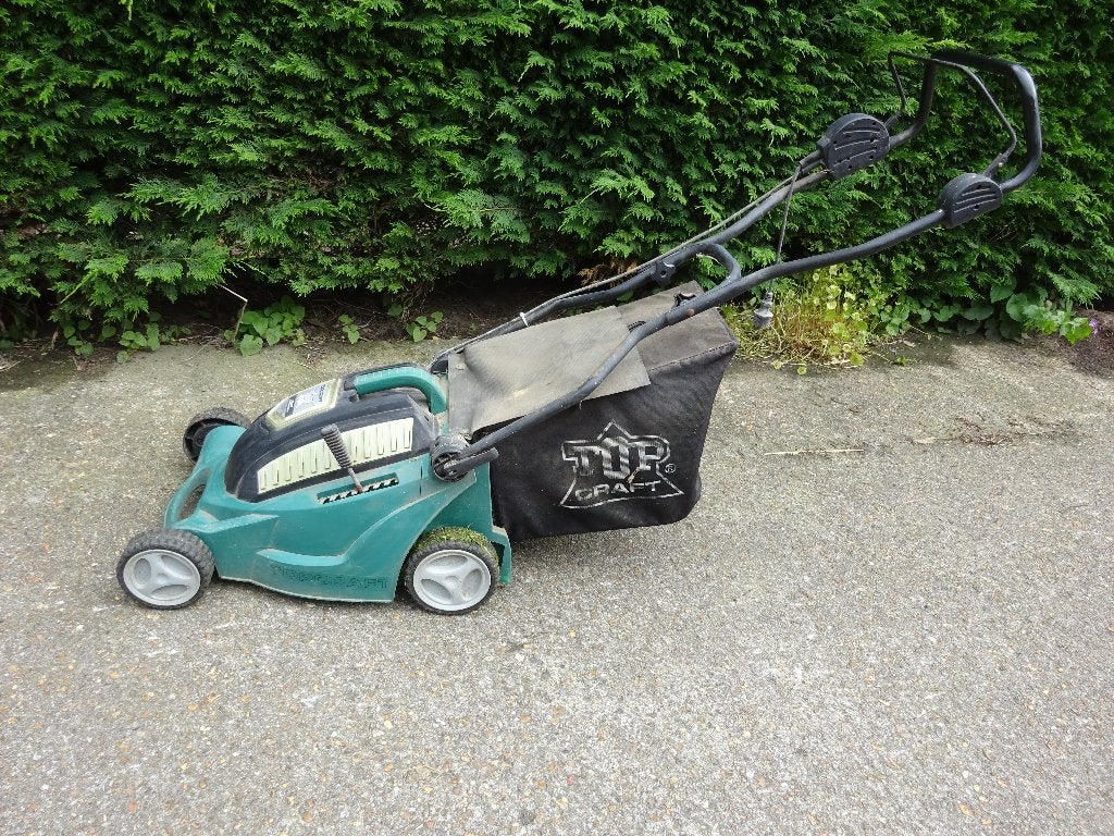 grasmaaier elektrisch, Tuin en Terras, Grasmaaiers, Ophalen, Gebruikt, Elektrische grasmaaier, Opvangbak