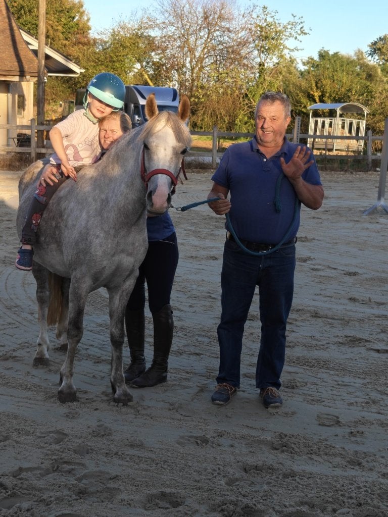 Le poney Nana VdC B cherche un cavalier, Poney B (1.17 m à 1.27 m), Avec pedigree, Débourré, Poney de saut