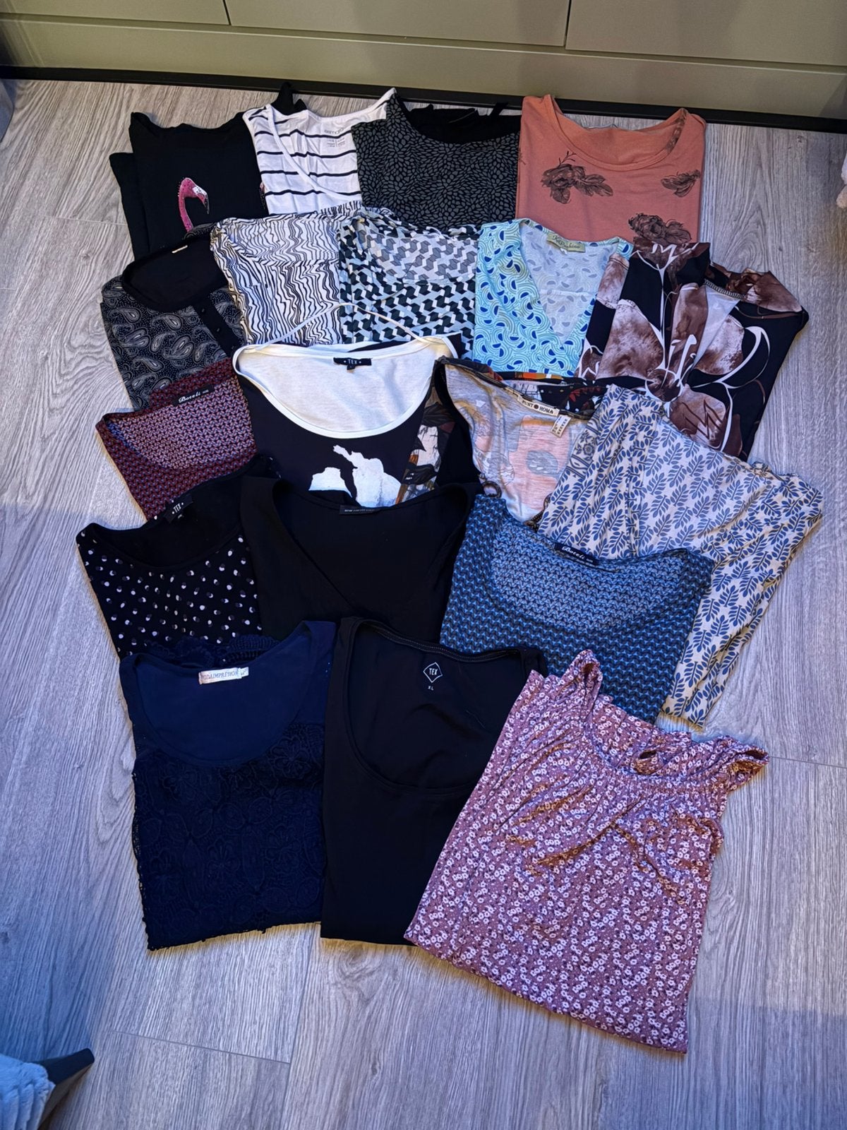 Emballage pour femmes, tailles 40-46, Vêtements | Femmes, Packs de vêtements pour femmes, Enlèvement