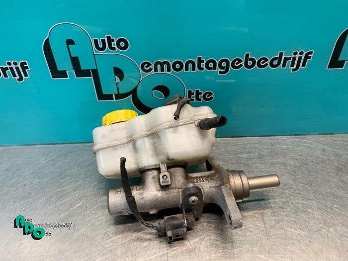 Hoofdremcilinder van een Volkswagen Polo (Polo 09-), Gebruikt, -, Volkswagen, -