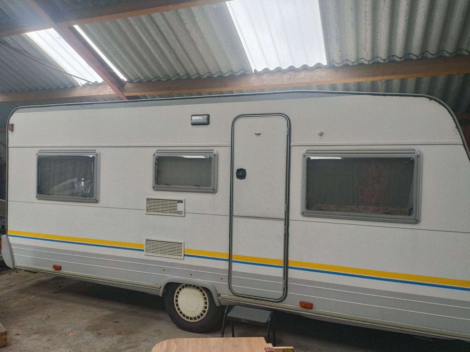 bürstner caravan 480TK met stapelbed, Jusqu'à 5, Lits superposés, 750 - 1000 kg, Particulier