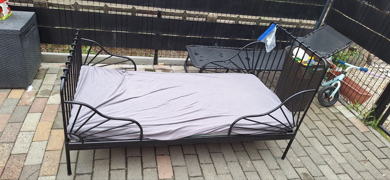 peuterbed, Ophalen, Zwart