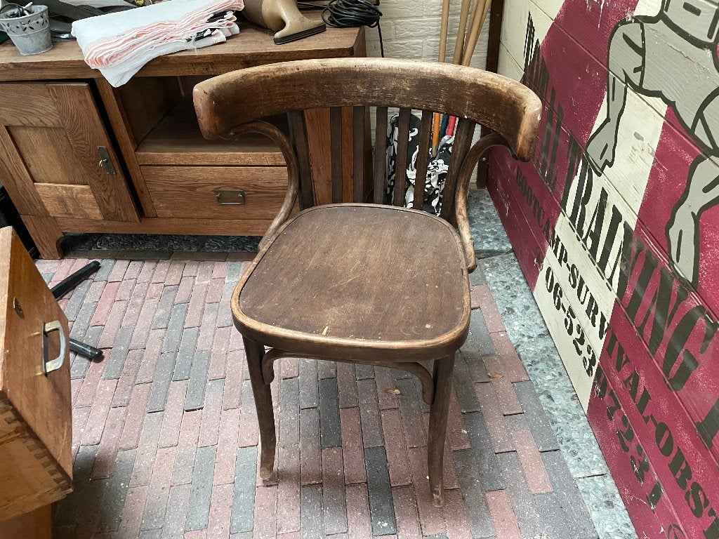 Vintage houten stoel, Huis en Inrichting, Ophalen, Gebruikt, Bruin, Eén