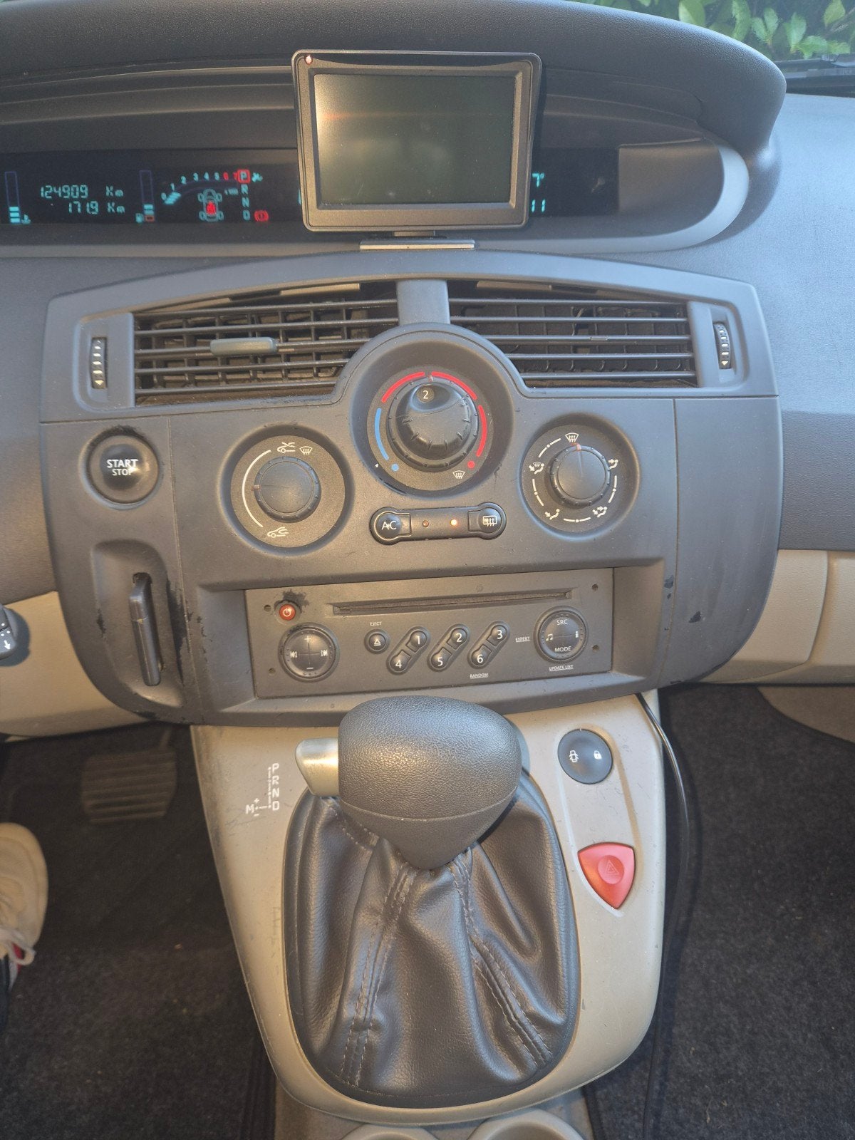 renault megane scenic 1.6 benzine automaat., Autos, 82 kW, Entretenue par le concessionnaire, Beige, 5 portes