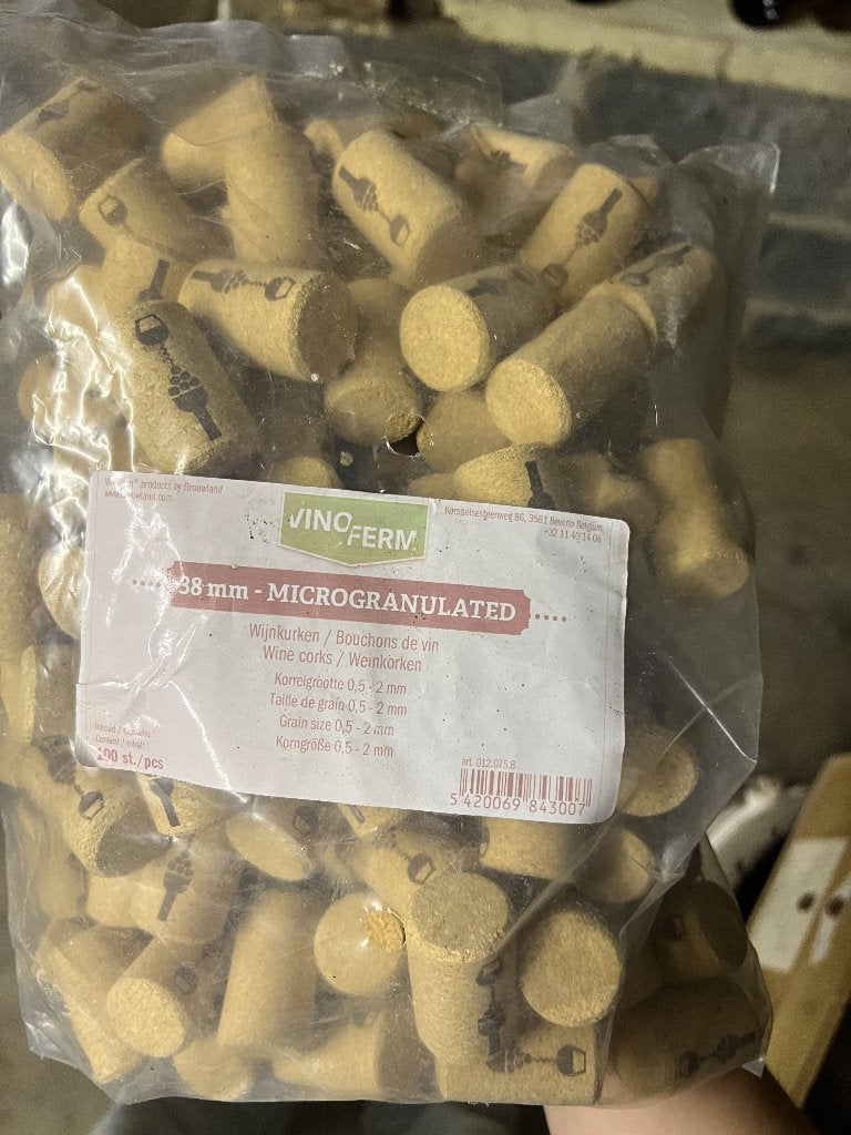 Bouchons à vin, Enlèvement