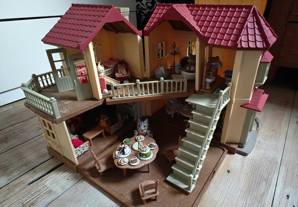 Grote set Sylvanian Families: 2 huizen, bus, meubel, poppen, Kinderen en Baby's, Ophalen, Gebruikt, Poppenhuis