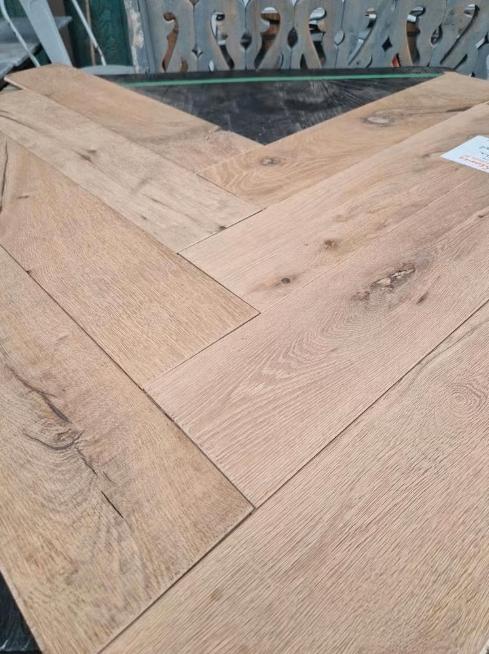500m2 EIKEN VISGRAAT verouderd geborsteld geolied 150x750mm, Huis en Inrichting, Ophalen, 75 m² of meer