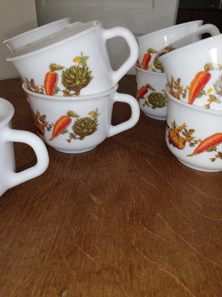 11  Arcopal koffietassen, Ophalen of Verzenden, Zo goed als nieuw, Overige materialen, Kop(pen) en/of Schotel(s)