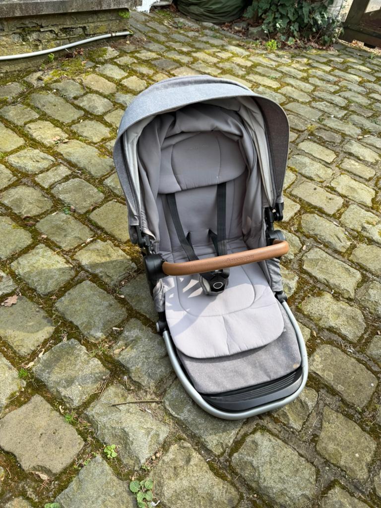 Maxi Cosi siege Adorra + nacelle, Avec nacelle, Enlèvement, Utilisé, Poussette