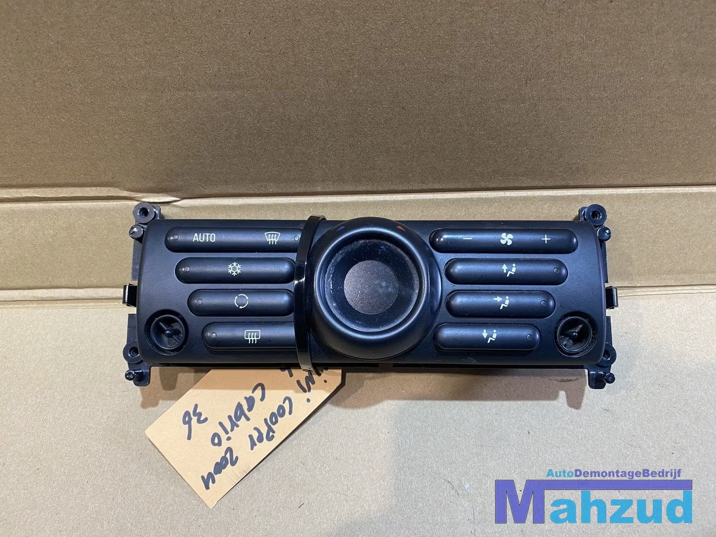 MINI COOPER ONE Airco kachel bedieningspaneel schakelaar 200, Customer.service@mini.co.uk, BMW AG, Petuelring 130
80788  Munich, DE