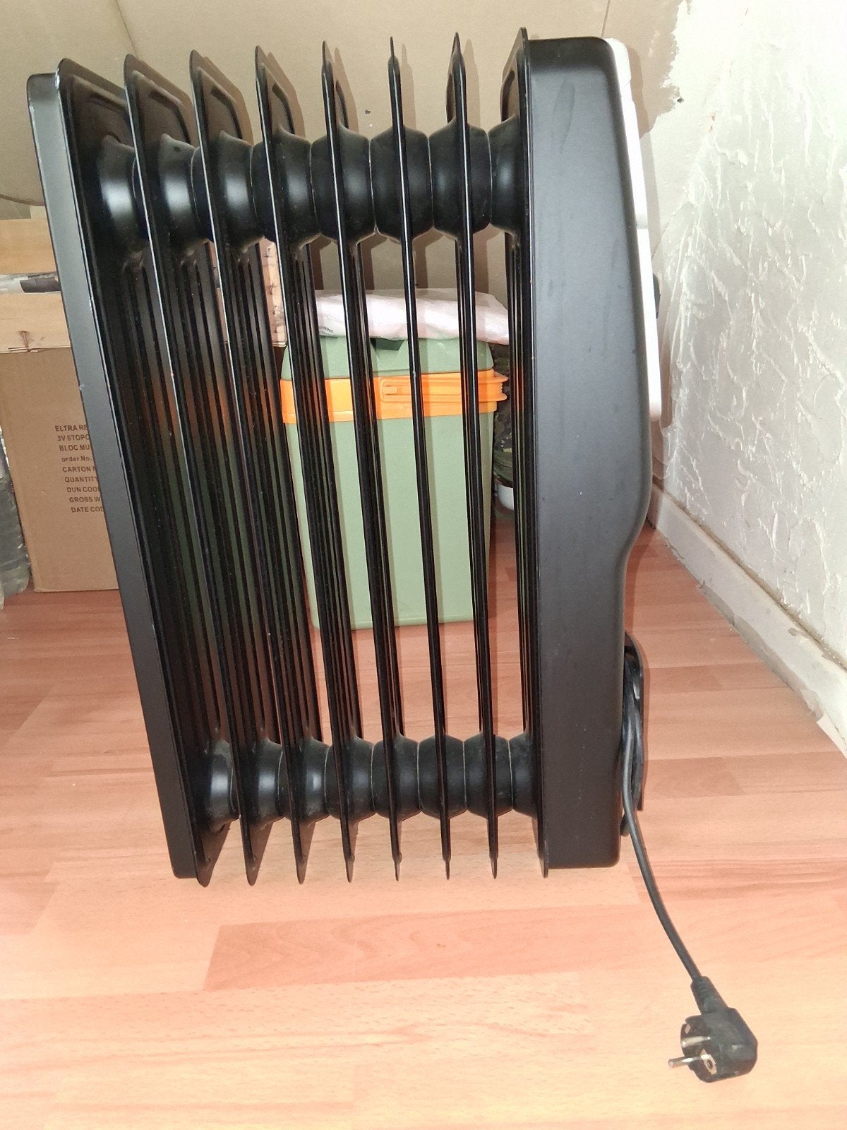 radiateur à huile électrique, 800 watts ou plus, Enlèvement, Utilisé, Haut rendement (HR)