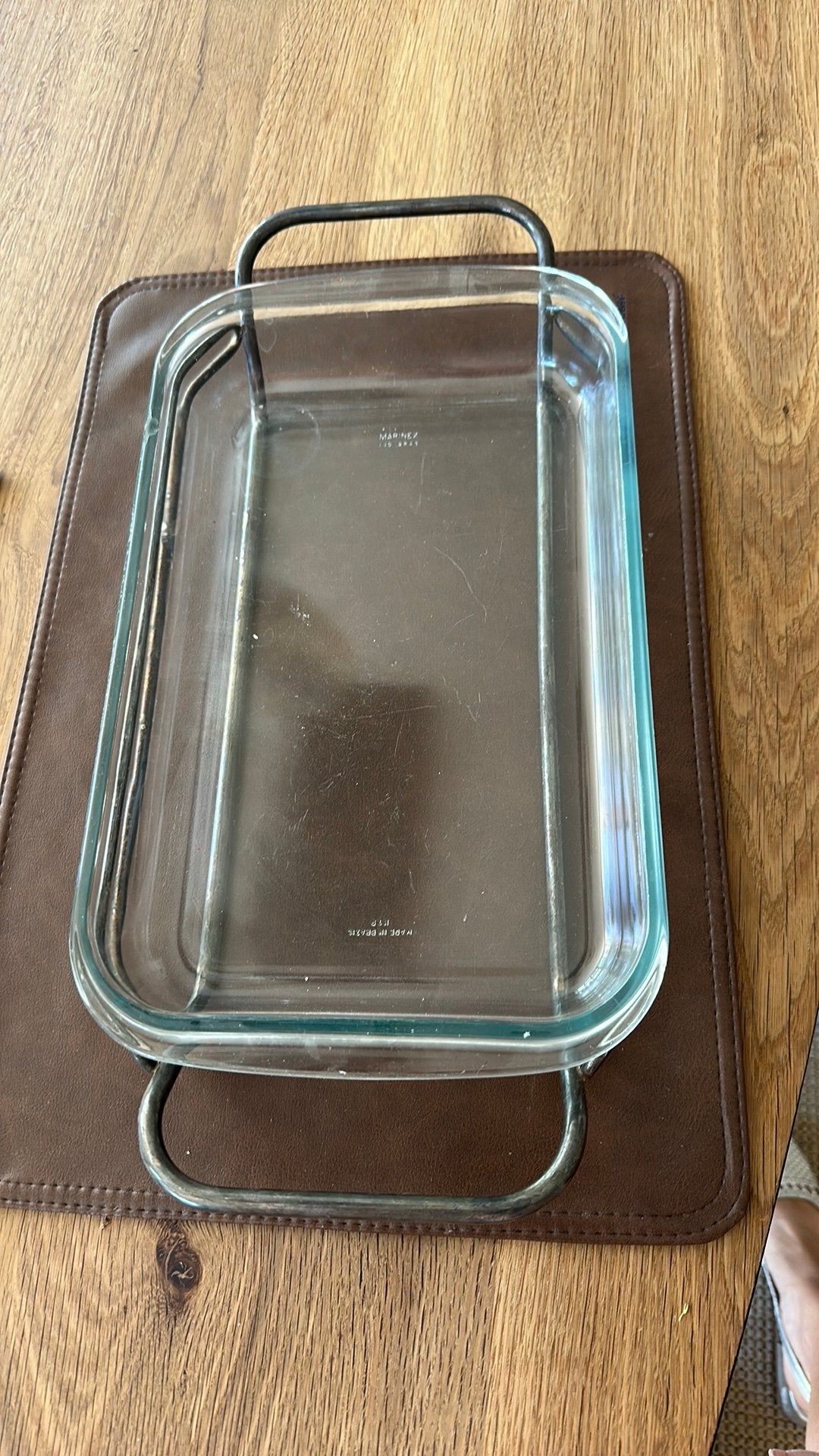 Plat en pyrex - support argent, Antiquités & Art, Enlèvement
