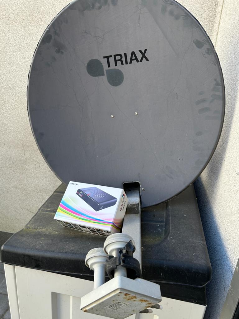 Schotelantenne+dubbel LNBontvanger+muurbeugel 65cm+Red360box, Audio, Tv en Foto, Schotelantennes, Ophalen, Gebruikt, (Schotel)antenne