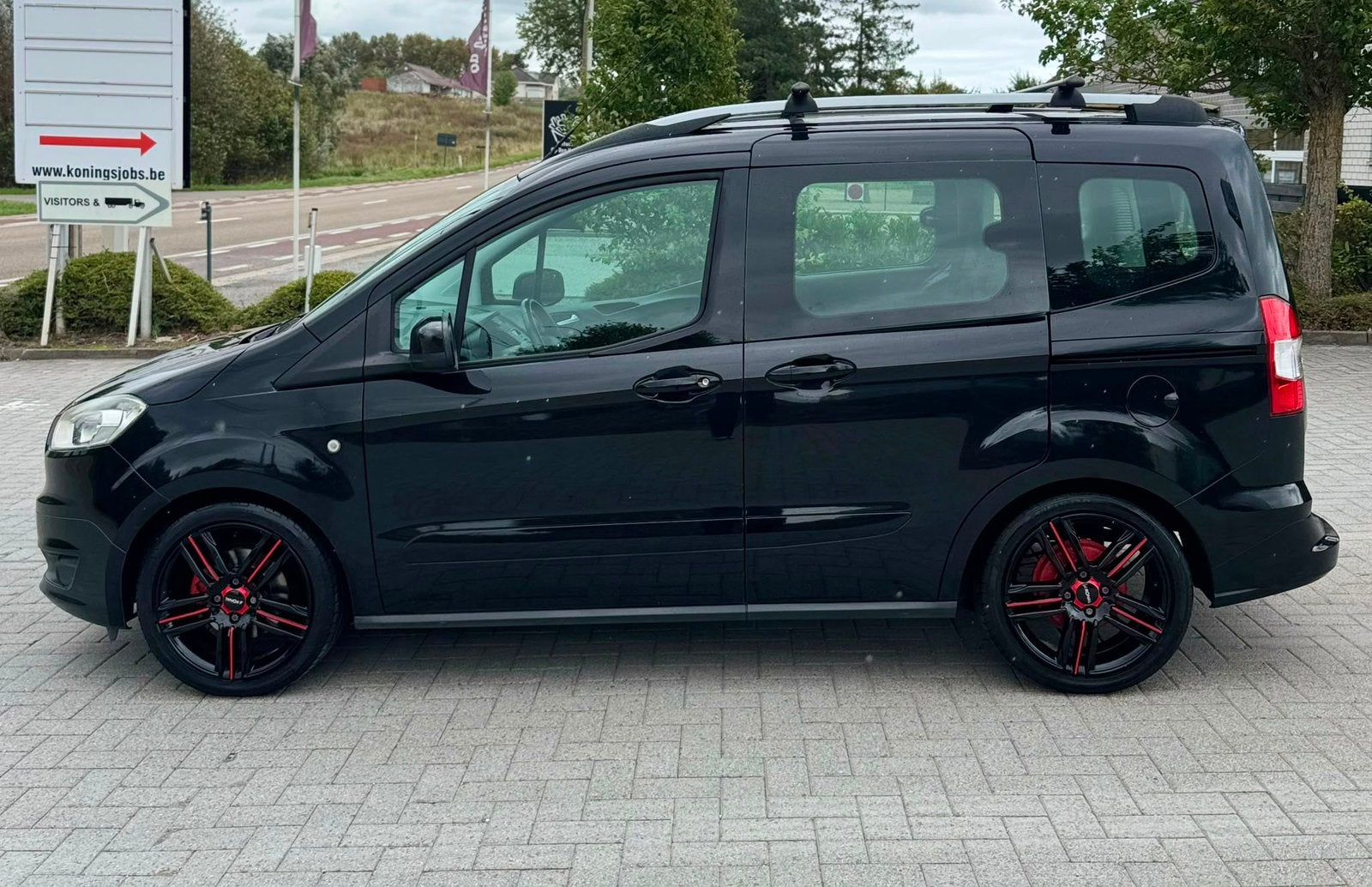 Ford Tourneo Benzine 126.000 KM Gekeurd Voor Verkoop 2016, Auto's, Voorwielaandrijving, Monovolume, Euro 6, 4 cilinders