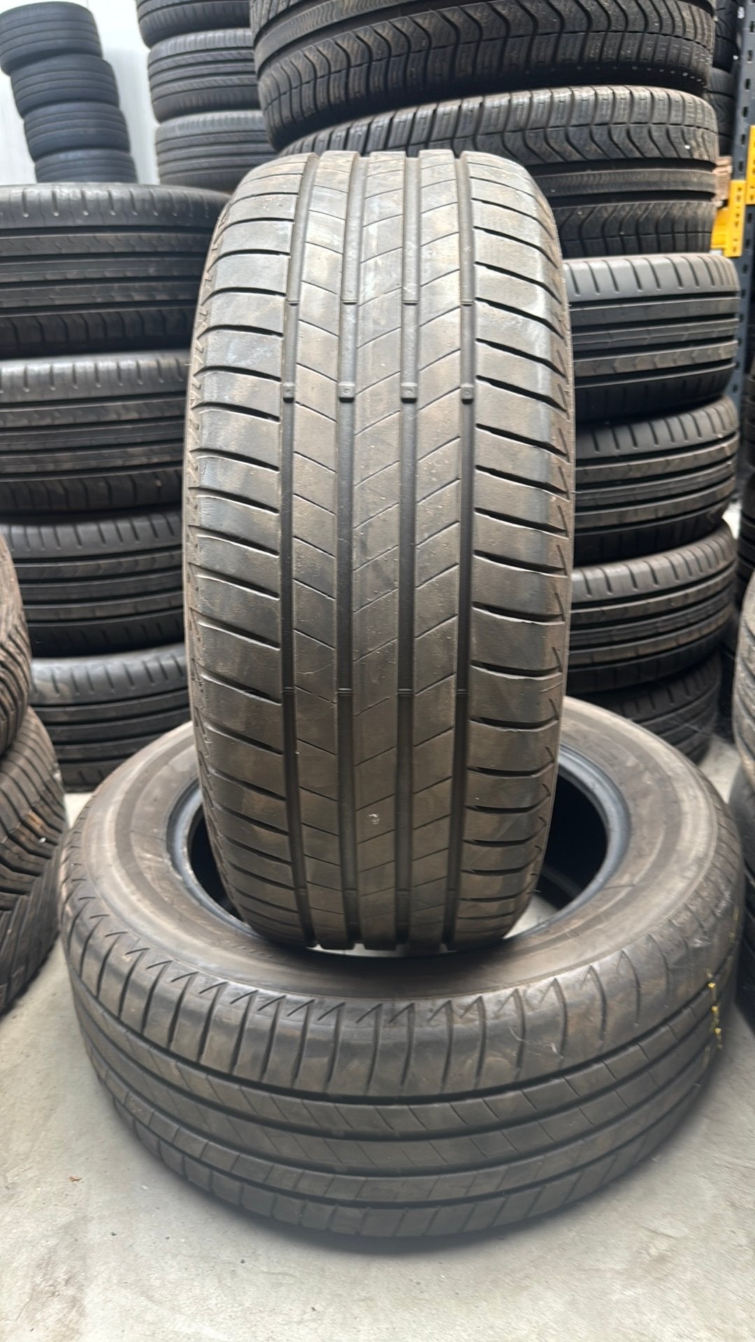 2355517 235/55/17 235/55R17 zomerbanden merk Bridgestone, Ophalen