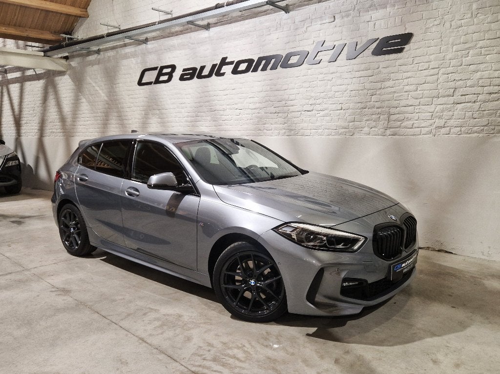 BMW 118i met M pack en garantie, Auto's, BMW, Bedrijf, Te koop, 1 Reeks, ABS, Achteruitrijcamera, Adaptieve lichten, Adaptive Cruise Control