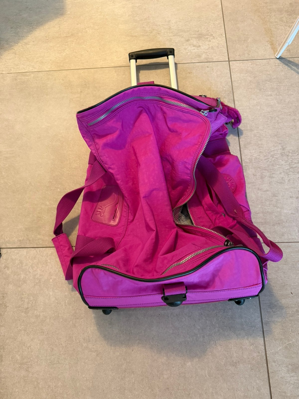 Reistas bagage reistas duffle bag wielen uittrekbaar handvat, Ophalen, Zo goed als nieuw, Roze