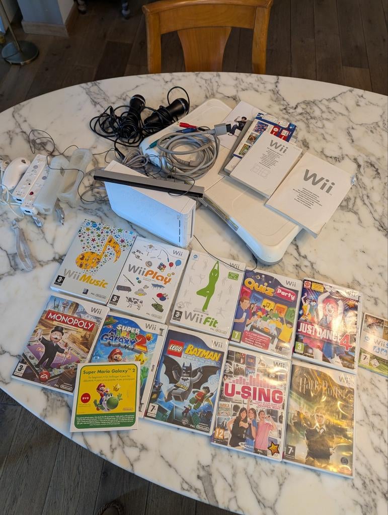 Nintendo Wii + balans + 2 microfoons + 11 spellen, Ophalen