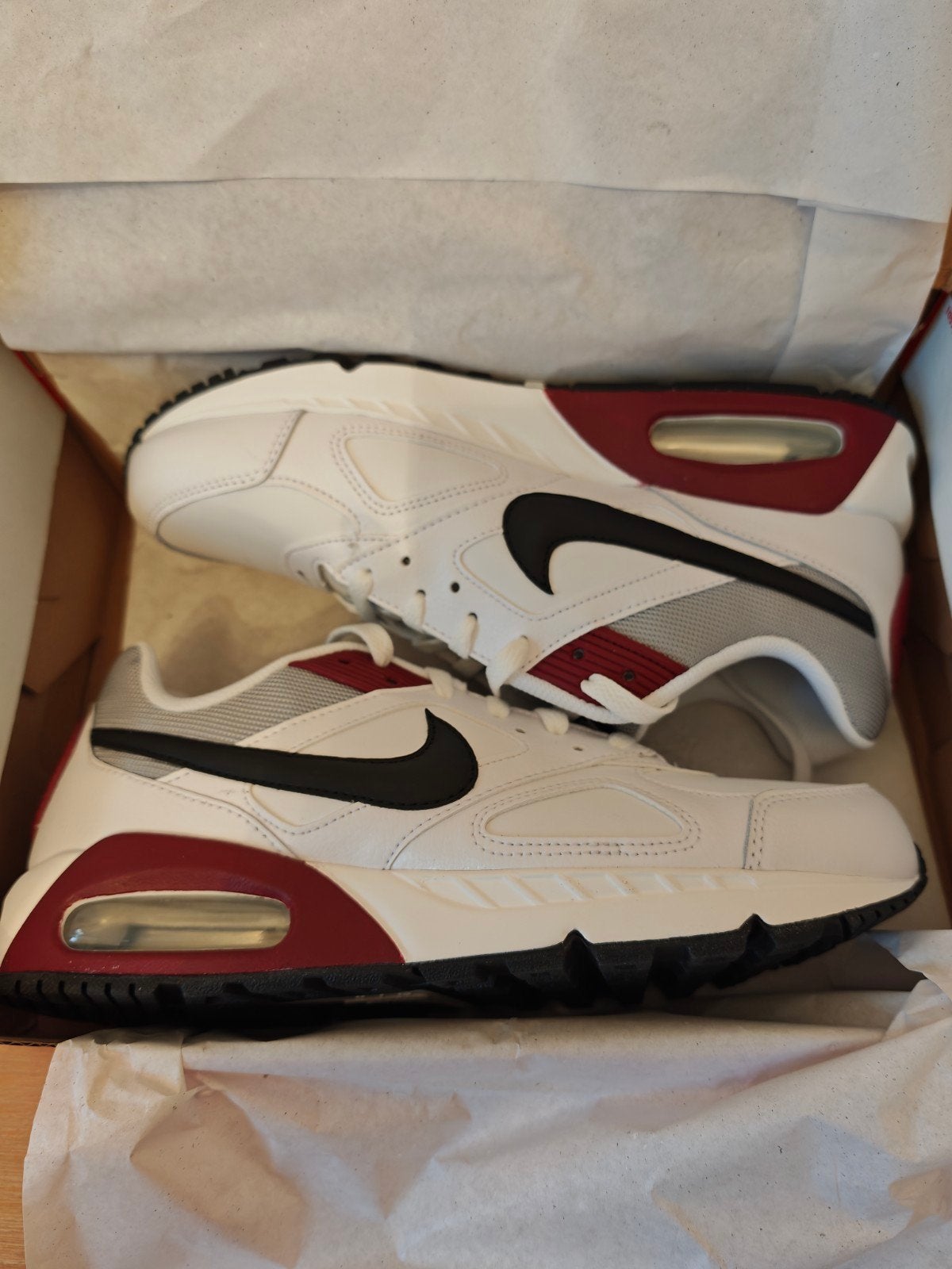 chaussures nike taille 42 neuf, Vêtements | Hommes, Enlèvement ou Envoi