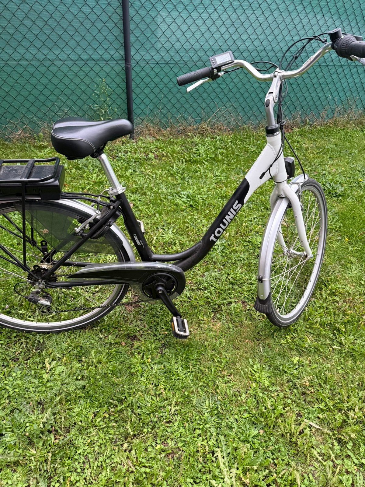 Elekrusche Damesfiets, Ophalen, Gebruikt