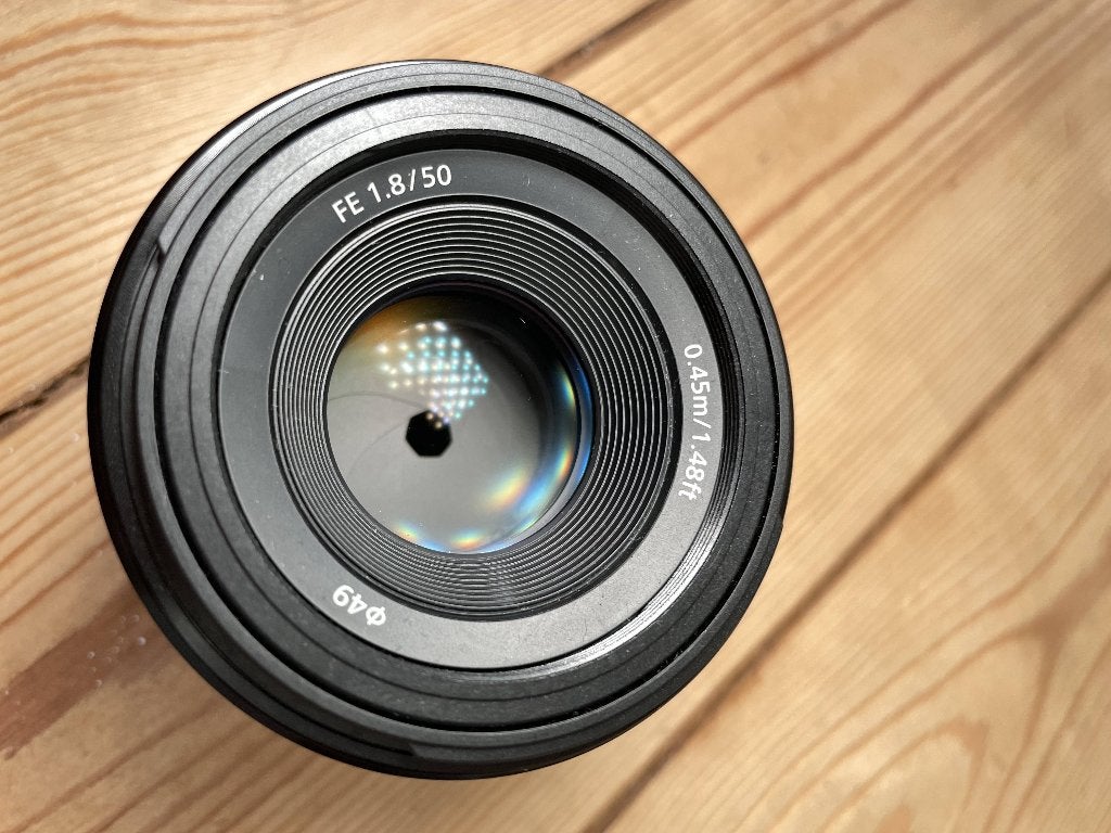 Sony FE 50mm f/1.8 - Comme neuf - Facture, Pare-soleil, Monture Sony E, Lentille standard, Comme neuf