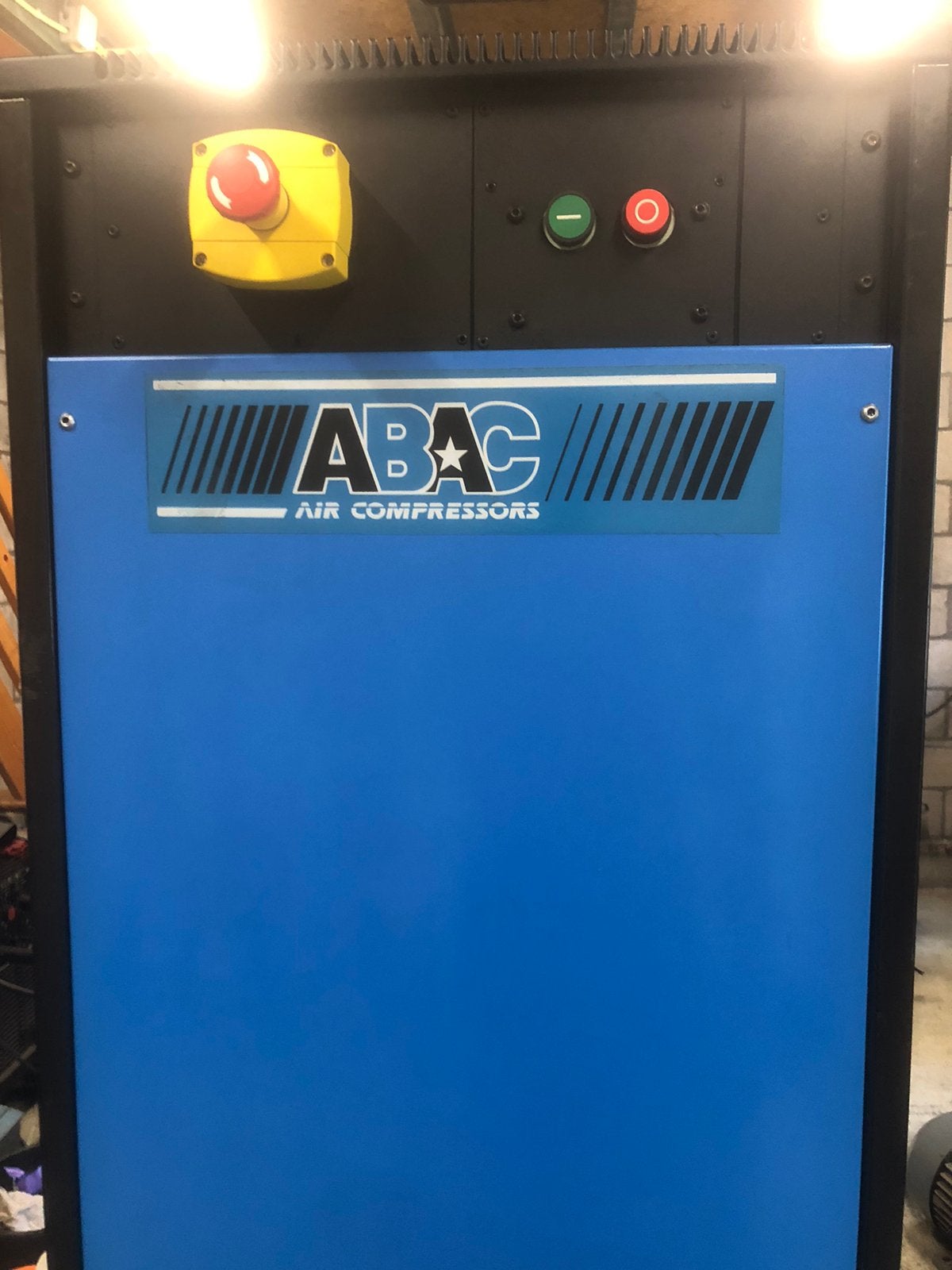 COMPRESSORS --schroefcompressor -factuur-goed en-goedkoop!, Doe-het-zelf en Bouw, Compressors, Ophalen, Gebruikt, 400 tot 800 liter/min