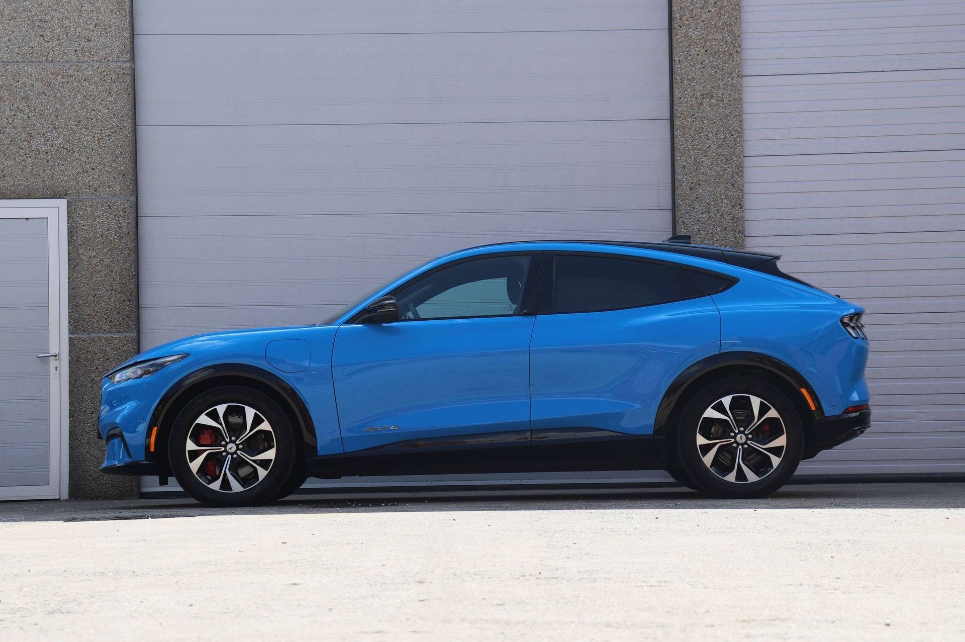 Ford Mustang Mach-E Long Range AWD Premium 351pk - Keyless/M, Auto's, Ford, Automaat, Gebruikt, Blauw, Mustang