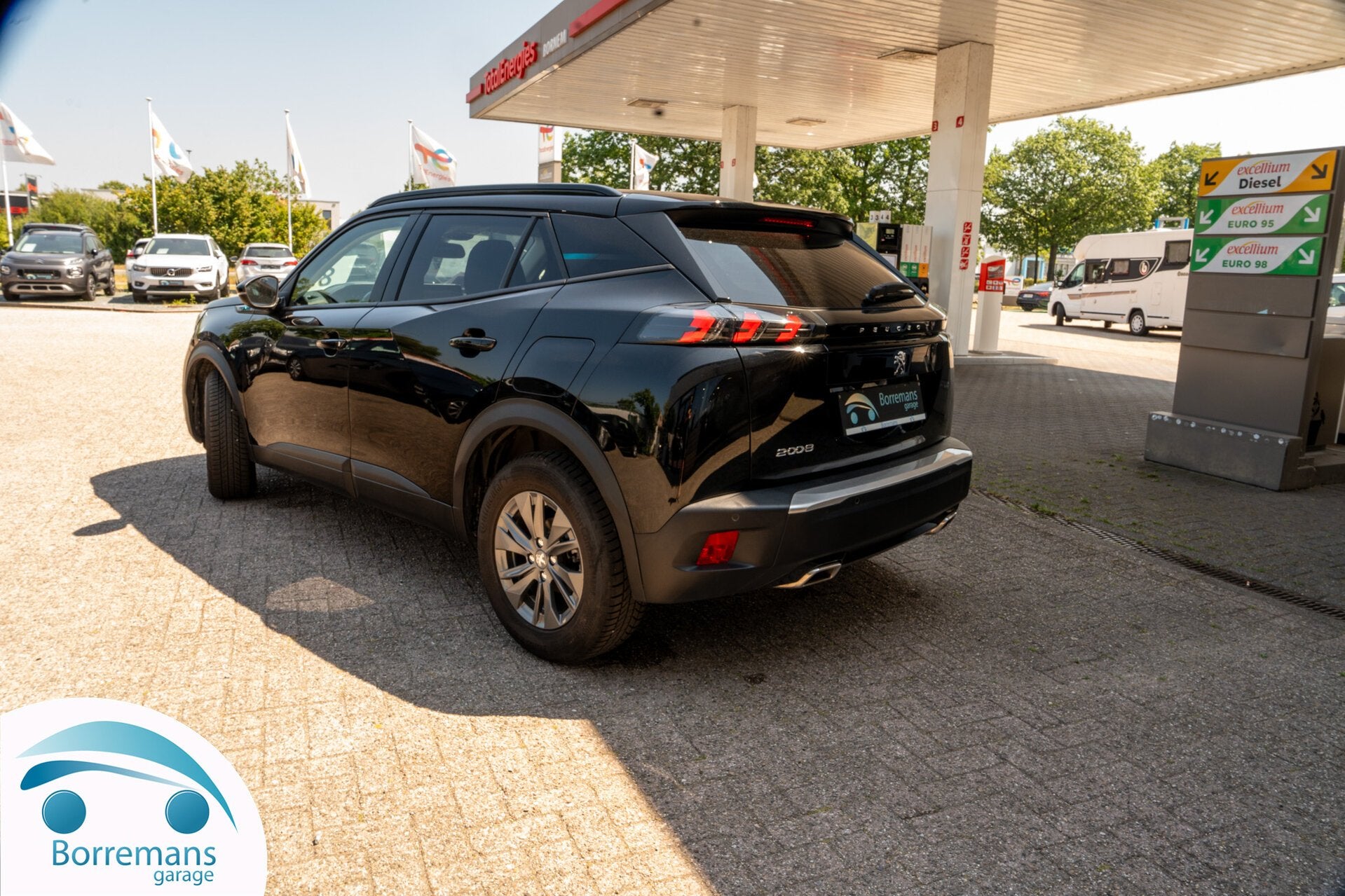 Peugeot 2008 Style Automaat | Camera | CarPlay | Nav, 1199 cc, Electronic Stability Program (ESP), 0 kg, Zwart