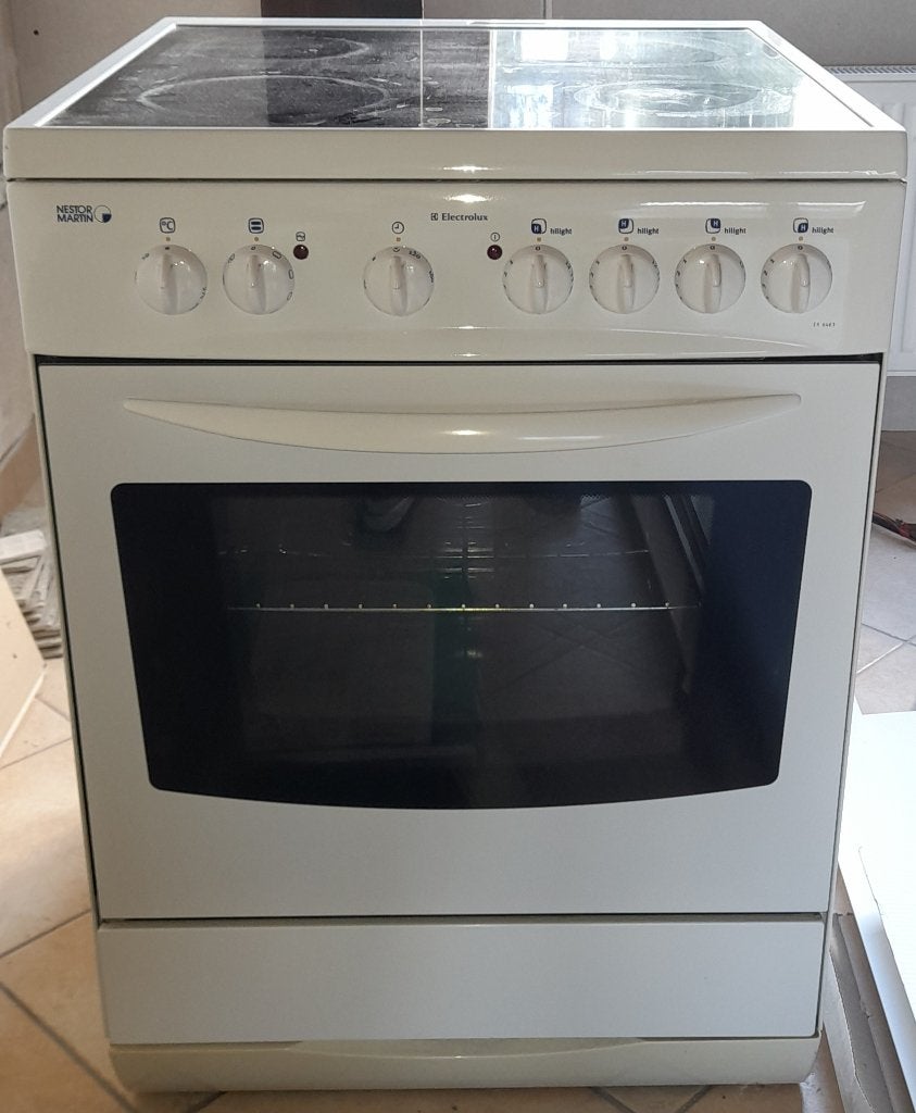 Cuisinière élect.vitrocér.Nestor Martin Electrolux plus four, 4 zones de cuisson, Enlèvement, Utilisé, À Poser