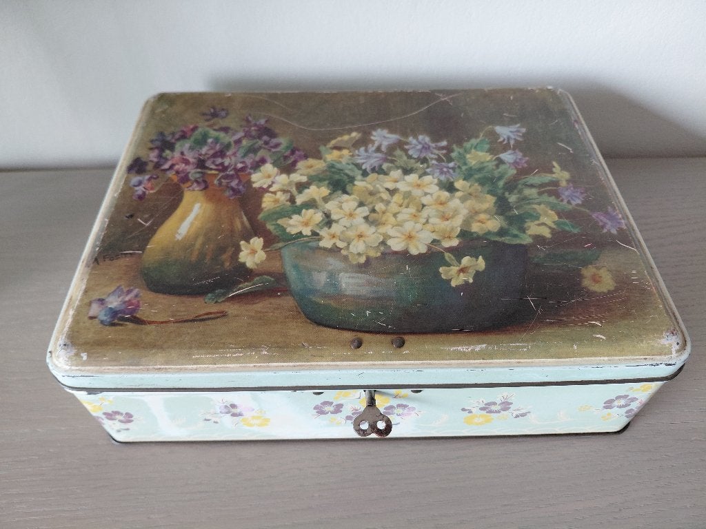 Vintage metalen doos Geo Bassett & Co, Ophalen of Verzenden, Gebruikt, Koek(jes), Overige merken