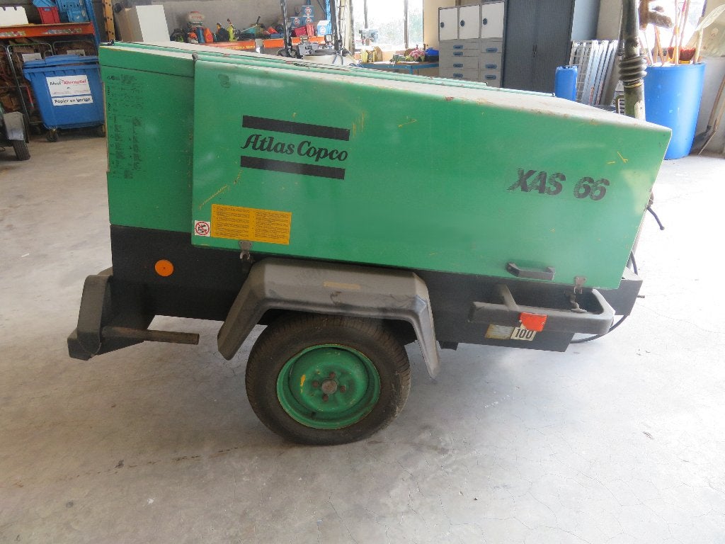 Atlas Copco Stroomgroep/compressor - XAS66, Ophalen, Gebruikt, 10 bar of meer