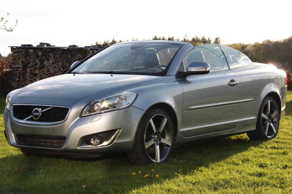VOLVO C70 D3 (5 cyl.) Summum Geartronic - Full Options, Cuir, 110 kW, Cabriolet, Système audio