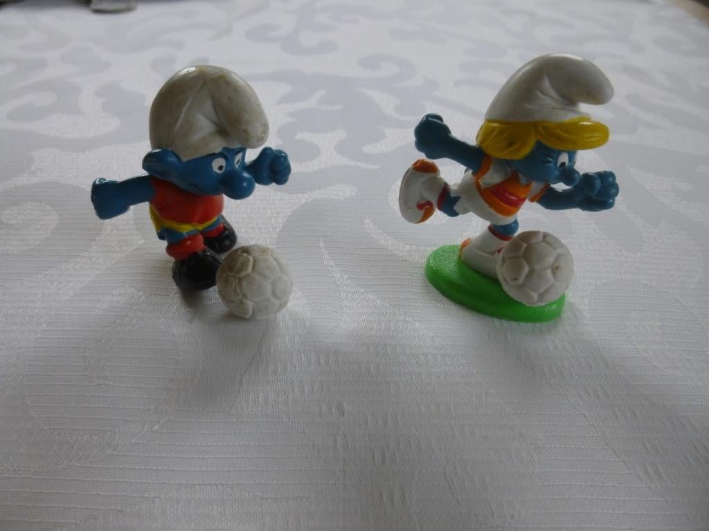 smurfen met voetbal, Enlèvement ou Envoi, Comme neuf, Poupée, Figurine ou Peluche