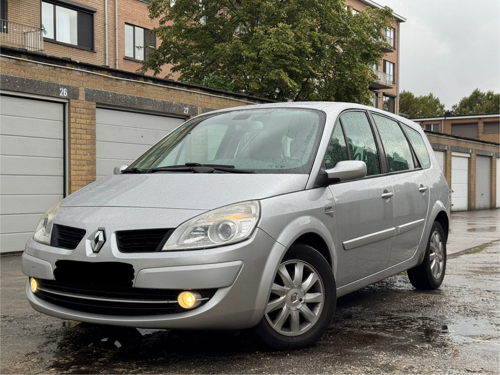 137 000 KM/H AUTOMATIQUE/1,6 ESSENCE/HOMOLOGUÉ À VENDRE, Autos, Renault, Argent ou Gris, Achat, 82 kW, Noir