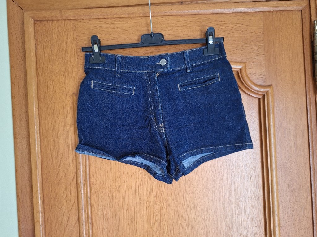 short en jeans - clockhouse - taille 38/40, Vêtements | Femmes, Culottes & Pantalons, Taille 38/40 (M), Comme neuf, Enlèvement