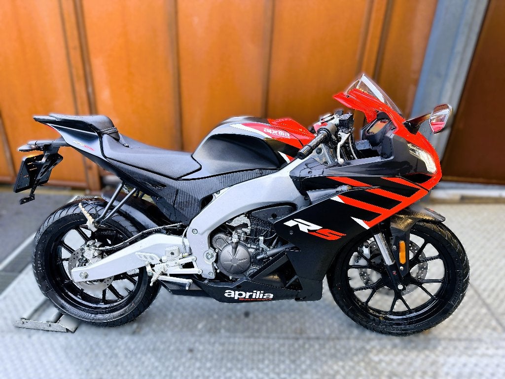 RS 125cm³ abs 2023 1e eigenaar rijbewijs B auto garage 1.2,3, Motoren, Nieuw, Bedrijf, Sport, 125 cc