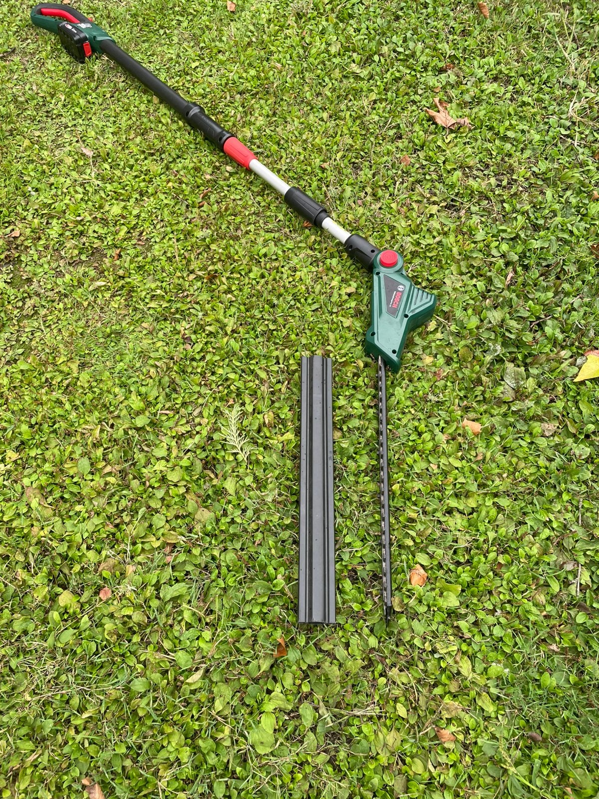 Telescopische heggenschaar, Tuin en Terras, Ophalen, Zo goed als nieuw, Accu