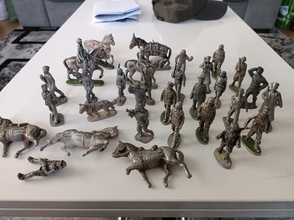 Lot de soldats, Collections, Enlèvement