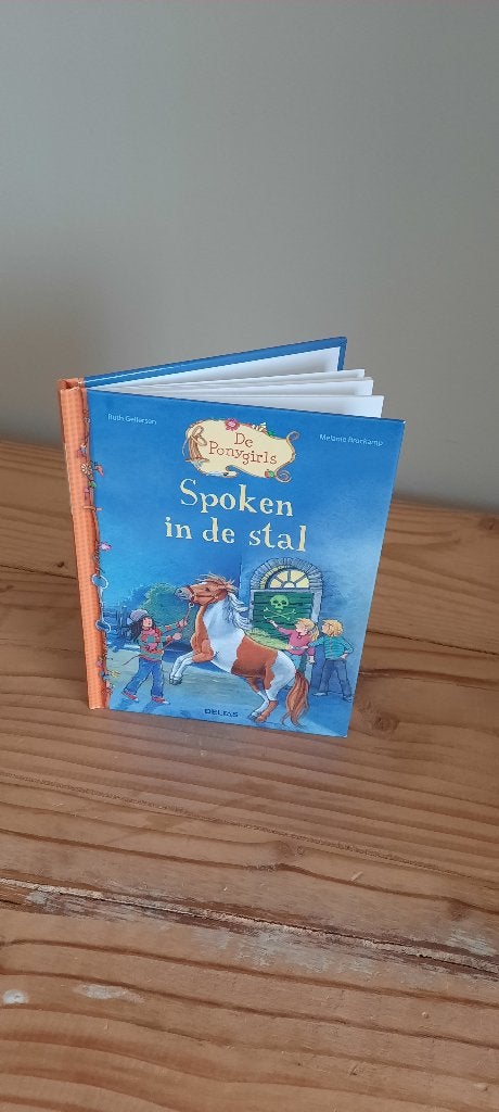Des fantômes de livres dans l'écurie des poneys, Enlèvement ou Envoi, Comme neuf
