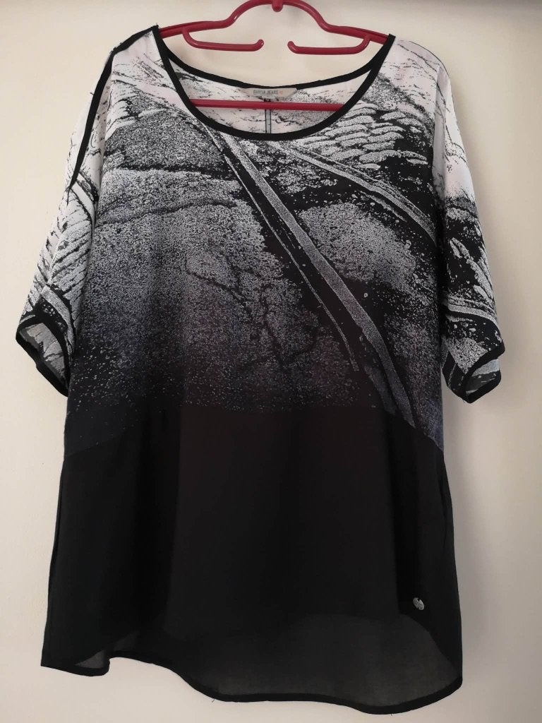 Blouse noire et blanche, Taille 38/40 (M), Comme neuf, Enlèvement, Noir