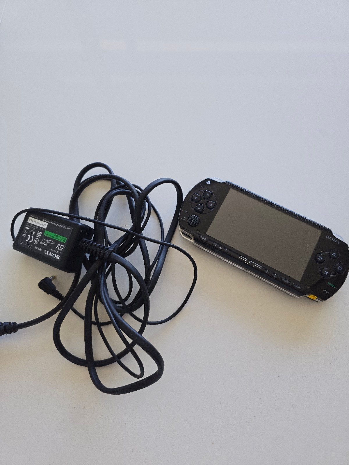 Complete Sony PSP 1000 Pakket – Inclusief Oplader en 13 Game, Games en Spelcomputers, Ophalen, Zwart, PSP