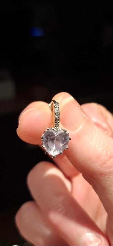 Oorbellen hartje strass, Ophalen of Verzenden, Zo goed als nieuw, Knopjes of Stekers