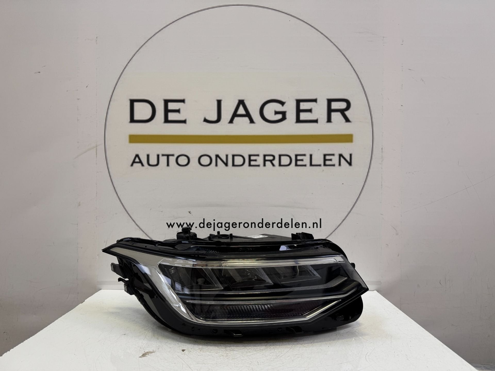 VW TIGUAN 5NB FACELIFT FULL LED PHARE DROIT 5NB941036C, Volkswagen, Volkswagen AG, Vw@volkswagen.de, Utilisé
