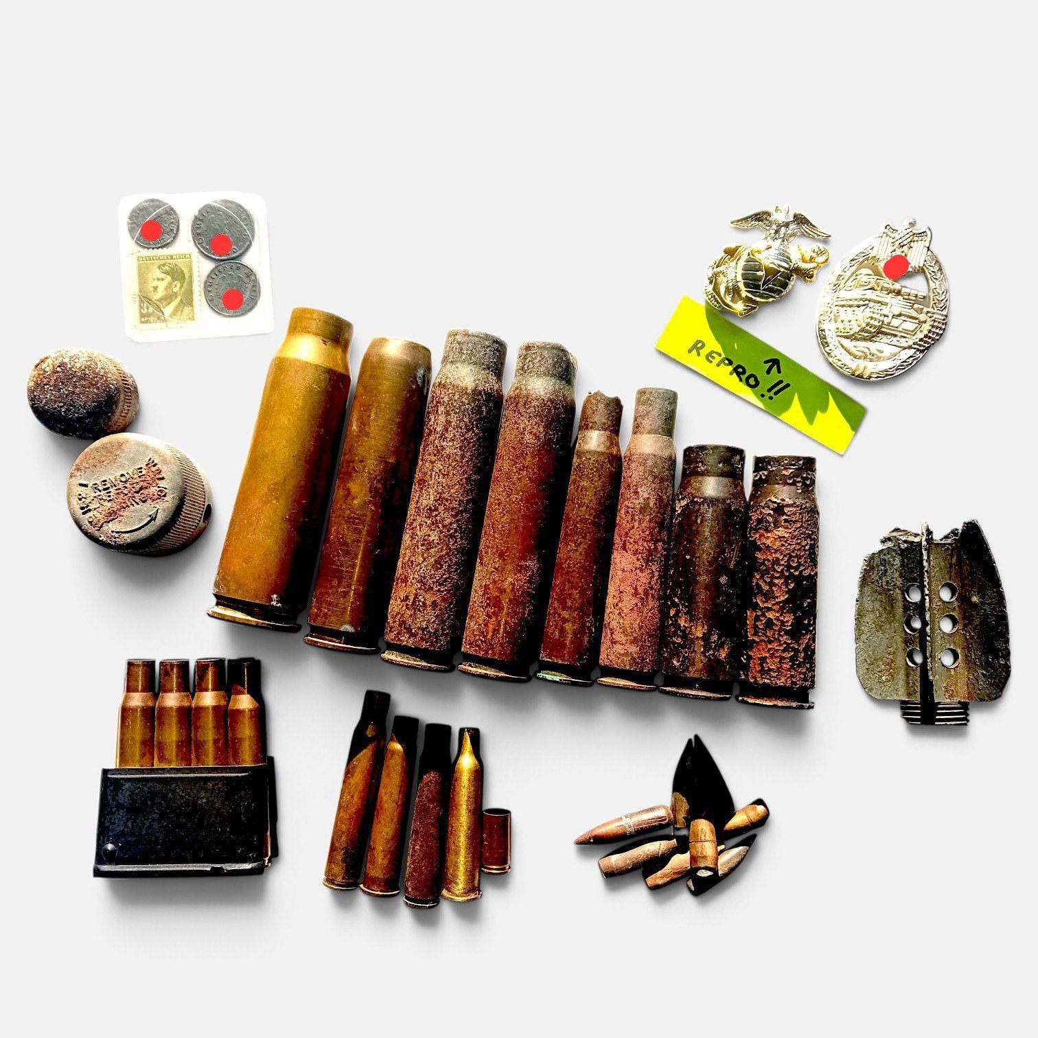 Lot d'étuis lourds WW2 Militaria, à clipser, repro, badges,, Enlèvement ou Envoi, Armée de terre, Emblème ou Badge