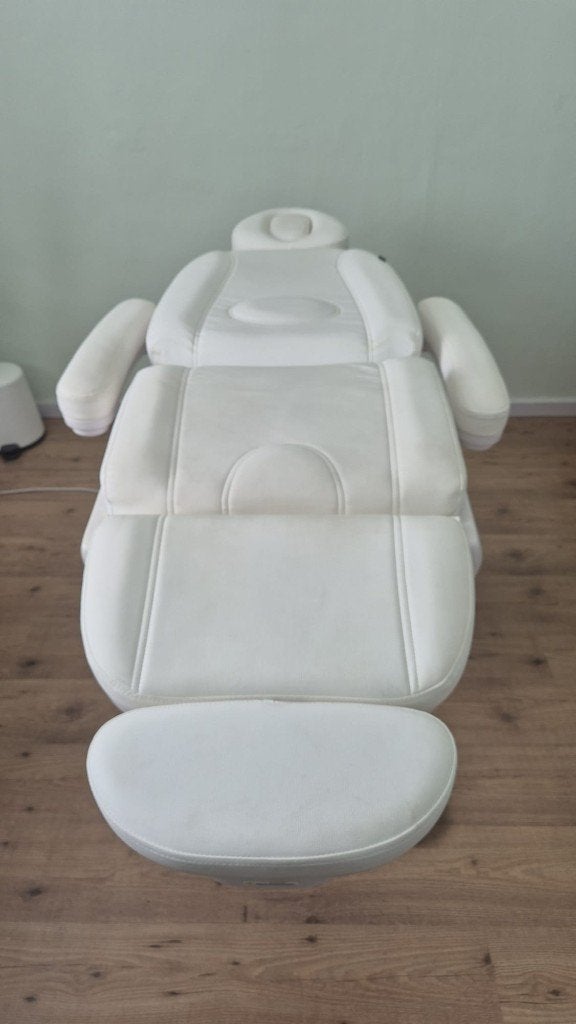 Behandelingsstoel / Massagetafel - Elektrisch, Ophalen, Zo goed als nieuw, Massagetafel