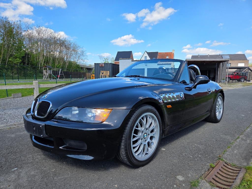 BMW Z3 1.8i ROADSTER – BIJNA OLDTIMER – 1 JAAR GARANTIE, Auto's, Euro 2, Achterwielaandrijving, Zwart, 4 cilinders