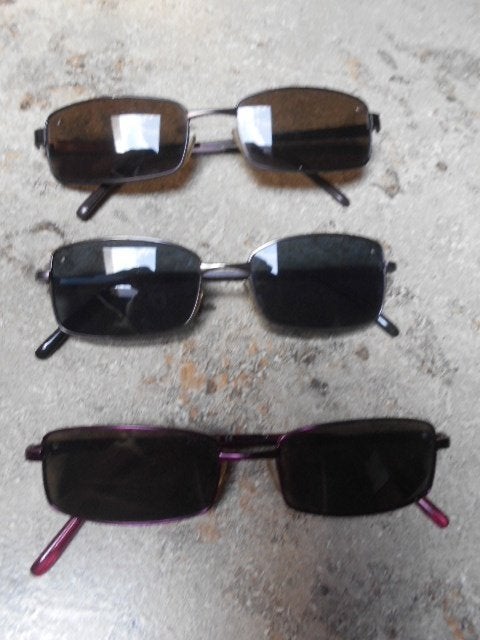 Lunettes de soleil D & H/5 € la pièce/2 pour 8€, Autres marques, Enlèvement ou Envoi, Autres couleurs, Comme neuf